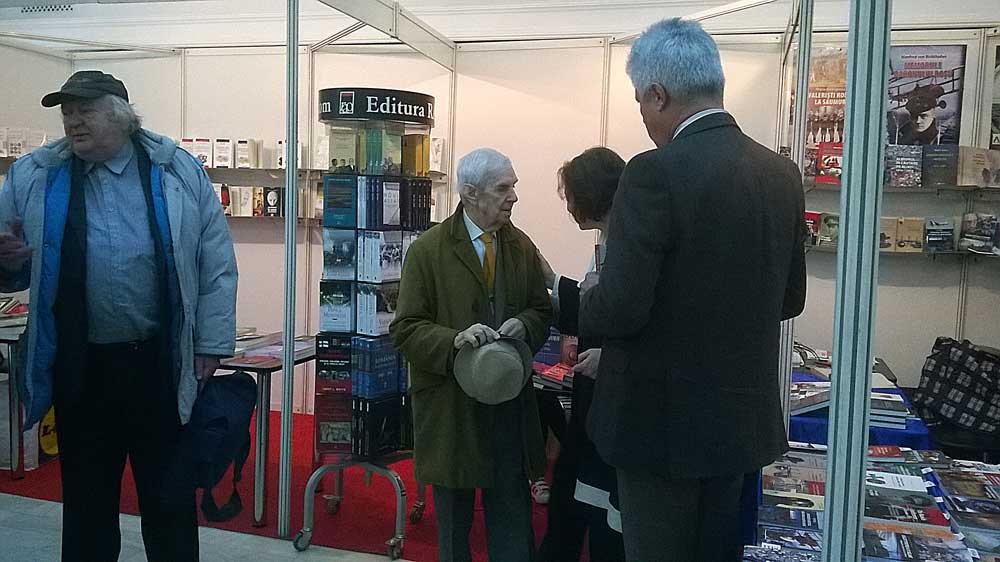 „Pălărie cu buzunar” - Petru Motiu la Galeria Artelor - ediția a XI-a a Salonului de Carte „Polemos” (9) „Pălărie cu buzunar” - Petru Motiu la Galeria Artelor - ediția a XI-a a Salonului de Carte „Polemos” (9)