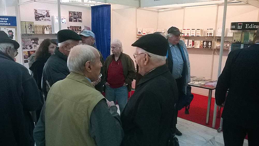 „Pălărie cu buzunar” - Petru Motiu la Galeria Artelor - ediția a XI-a a Salonului de Carte „Polemos” (10) „Pălărie cu buzunar” - Petru Motiu la Galeria Artelor - ediția a XI-a a Salonului de Carte „Polemos” (10)