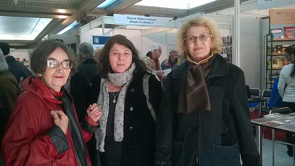 „Pălărie cu buzunar” - Petru Motiu la Galeria Artelor - ediția a XI-a a Salonului de Carte „Polemos” (12) „Pălărie cu buzunar” - Petru Motiu la Galeria Artelor - ediția a XI-a a Salonului de Carte „Polemos” (12)