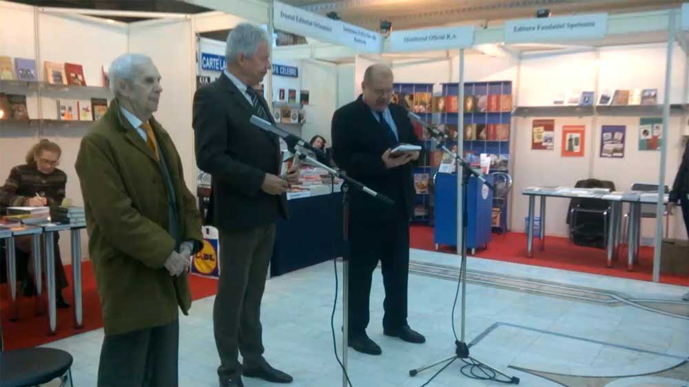 „Pălărie cu buzunar” - Petru Motiu la Galeria Artelor - ediția a XI-a a Salonului de Carte „Polemos” (18) „Pălărie cu buzunar” - Petru Motiu la Galeria Artelor - ediția a XI-a a Salonului de Carte „Polemos” (18)