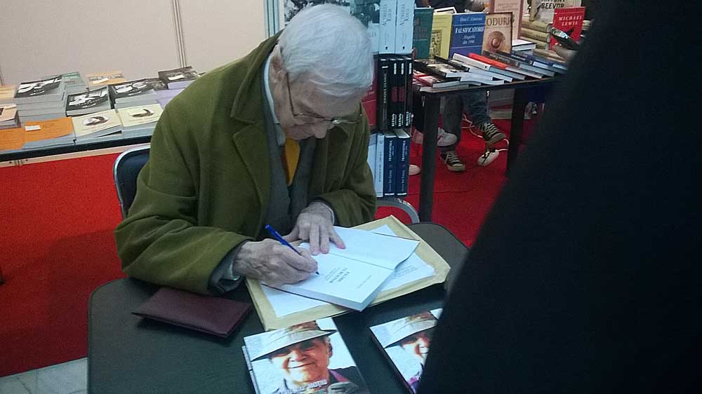 „Pălărie cu buzunar” - Petru Motiu la Galeria Artelor - ediția a XI-a a Salonului de Carte „Polemos” (19) „Pălărie cu buzunar” - Petru Motiu la Galeria Artelor - ediția a XI-a a Salonului de Carte „Polemos” (19)