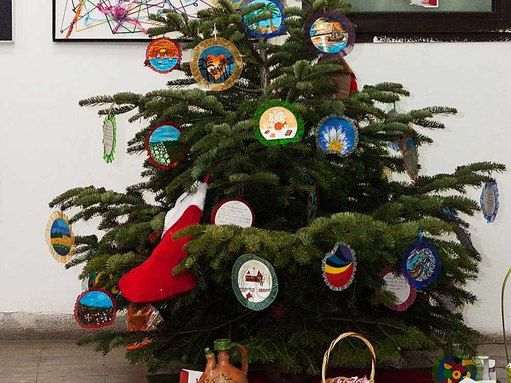 Expozitie pictura „ACORDURI CROMATICE – UTILAJ 2016” (Facultatea de Utilaj Tehnologic Bucuresti - 65 de ani de la infiintare) (19)