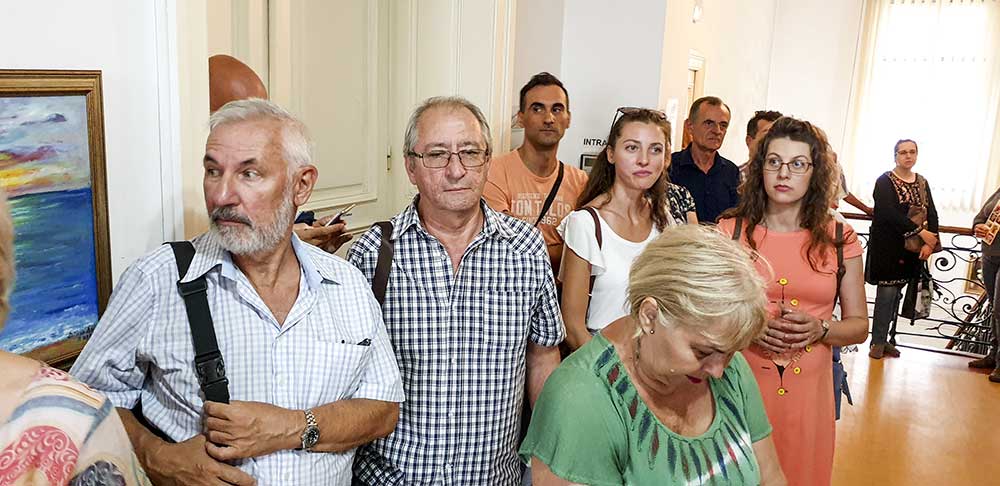 Elena Varvara Iurkiewicz - „Boabe de smirnă” - miniexpoziţie personală - (09 - 27 septembrie 2019) - Biblioteca Metropolitana (Mihail Sadoveanu) Bucuresti (11) Elena Varvara Iurkiewicz - „Boabe de smirnă” - miniexpoziţie personală - (09 - 27 septembrie 2019) - Biblioteca Metropolitana (Mihail Sadoveanu) Bucuresti (11)