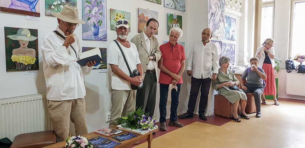 Elena Varvara Iurkiewicz - „Boabe de smirnă” - miniexpoziţie personală - (09 - 27 septembrie 2019) - Biblioteca Metropolitana (Mihail Sadoveanu) Bucuresti (14) Elena Varvara Iurkiewicz - „Boabe de smirnă” - miniexpoziţie personală - (09 - 27 septembrie 2019) - Biblioteca Metropolitana (Mihail Sadoveanu) Bucuresti (14)