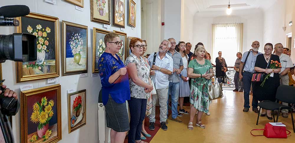 Elena Varvara Iurkiewicz - „Boabe de smirnă” - miniexpoziţie personală - (09 - 27 septembrie 2019) - Biblioteca Metropolitana (Mihail Sadoveanu) Bucuresti (19) Elena Varvara Iurkiewicz - „Boabe de smirnă” - miniexpoziţie personală - (09 - 27 septembrie 2019) - Biblioteca Metropolitana (Mihail Sadoveanu) Bucuresti (19)