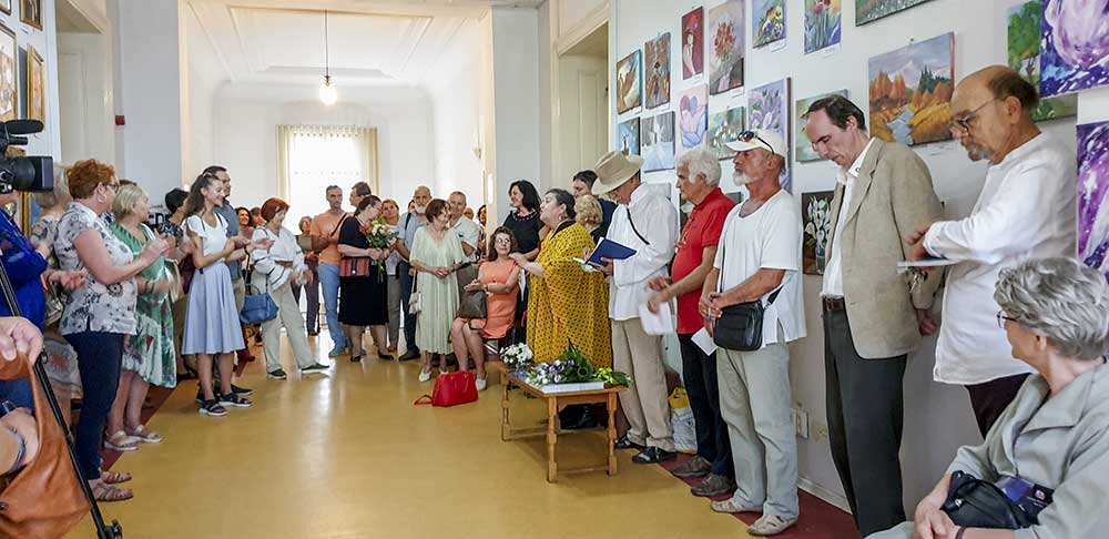 Elena Varvara Iurkiewicz - „Boabe de smirnă” - miniexpoziţie personală - (09 - 27 septembrie 2019) - Biblioteca Metropolitana (Mihail Sadoveanu) Bucuresti (21) Elena Varvara Iurkiewicz - „Boabe de smirnă” - miniexpoziţie personală - (09 - 27 septembrie 2019) - Biblioteca Metropolitana (Mihail Sadoveanu) Bucuresti (21)